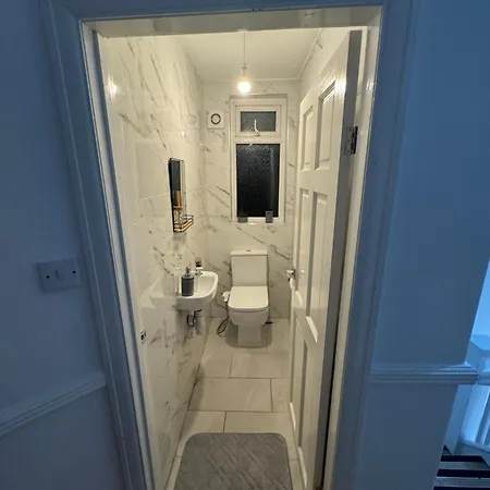 Elegant Estates Humble Abode Room 3-2